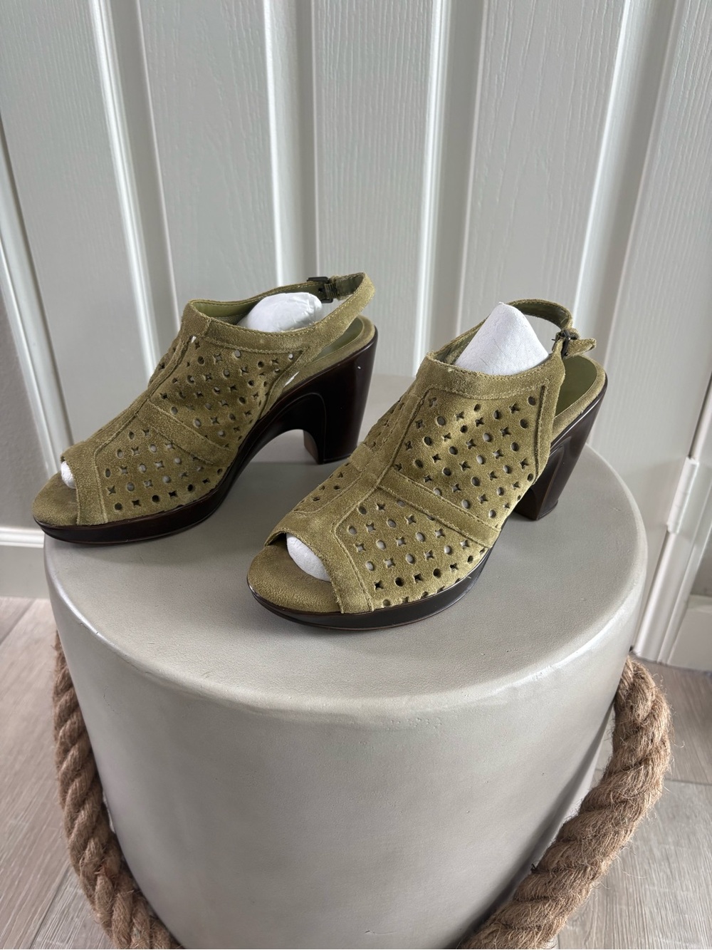Aerosole| Olive Green | Chia Latte Cutout Open Toe Slingback Heel |sz 8